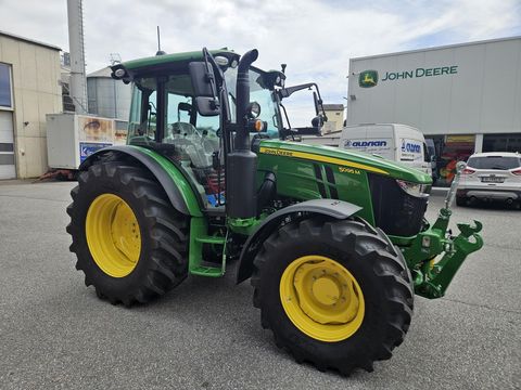 John Deere 5095M PowrQuad Plus
