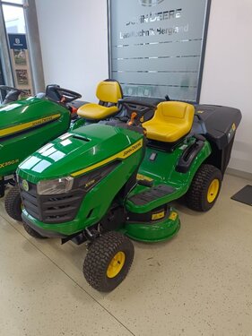 John Deere RASENTRAKTOR X117R