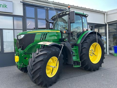 John Deere 6215R