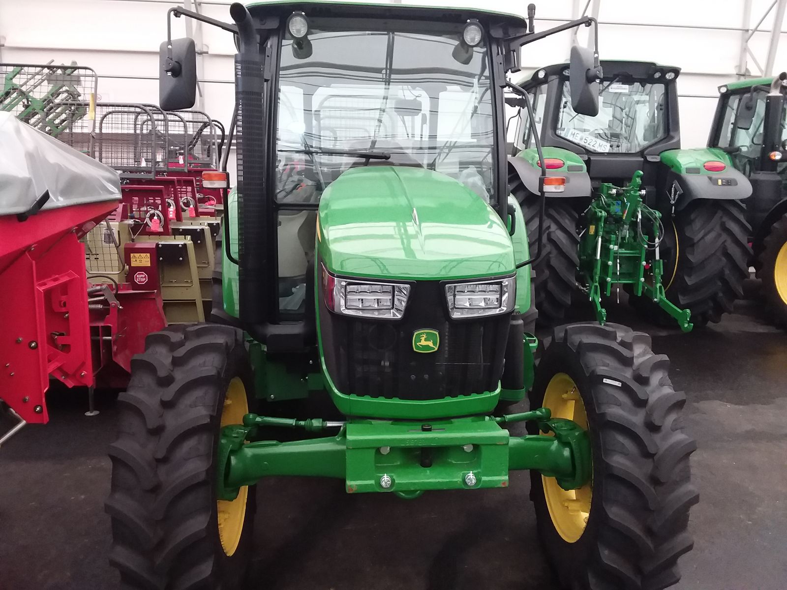 John Deere 5075E (Stage V) 3