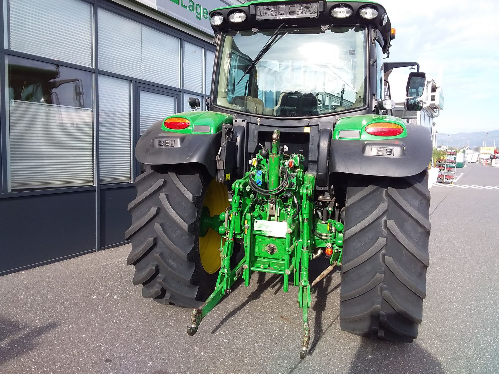 John Deere 6125R 3