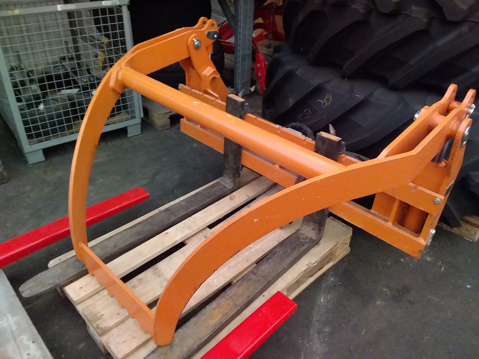 Hauer Palettengabel mit hydr. Niederhalter 1