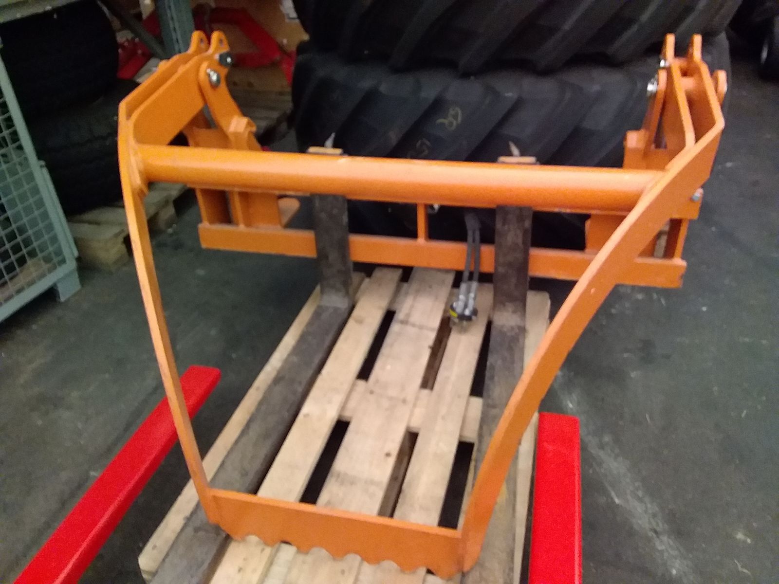 Hauer Palettengabel mit hydr. Niederhalter 3