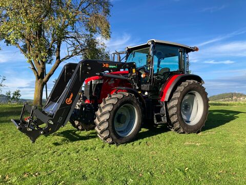 Massey Ferguson MF 5711