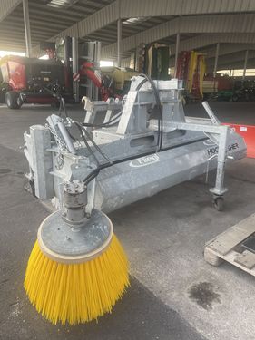 Fliegl Kehrmaschine 2