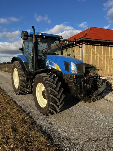 New Holland TS125A