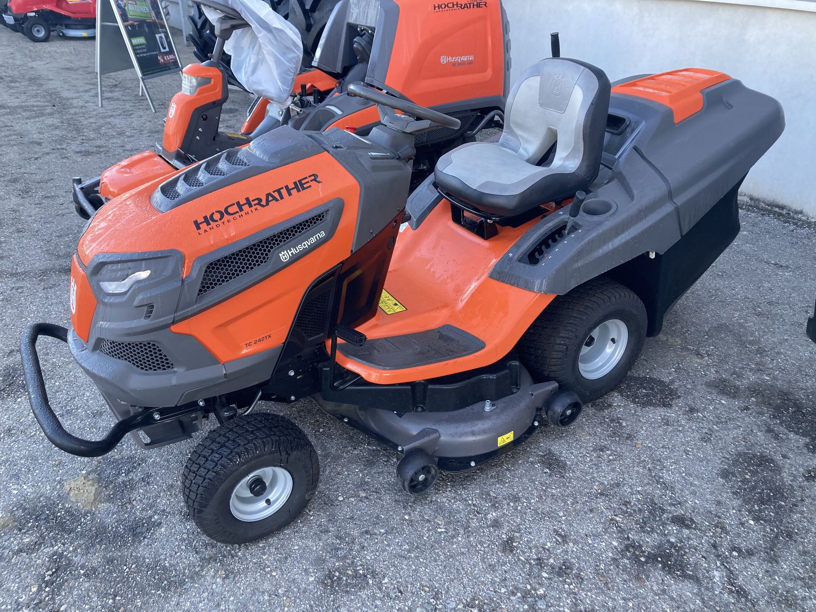Husqvarna TC 242TX 2