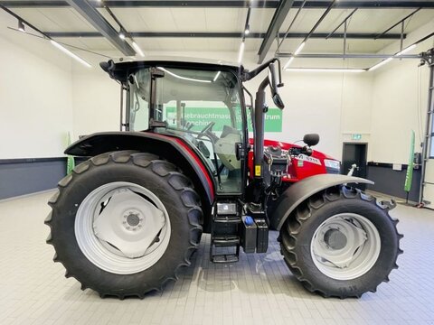 Massey Ferguson 5711 M 3