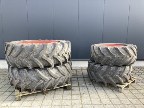 Fendt 520/70 R38 + 480/70 R24 Pirelli Kleber