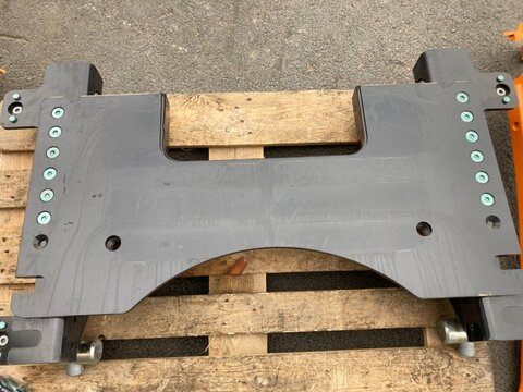 MAN zum TGM 18.320 Schneepflug Anbauplatte Kommunalp 3