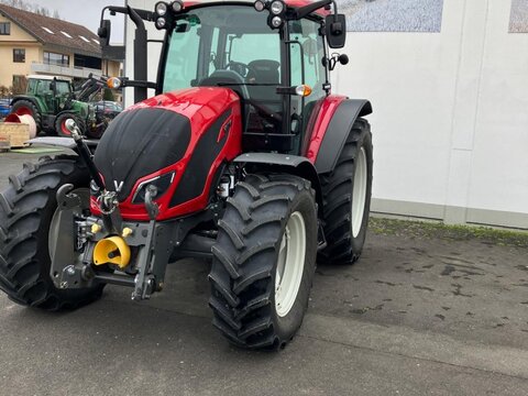 Valtra A104 H4 2