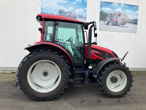 Valtra A104 H4 3