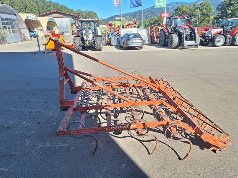 Pöttinger Leichtgrubber