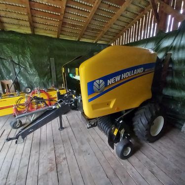 New Holland BR 120 Utility