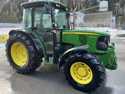 John Deere 5090G