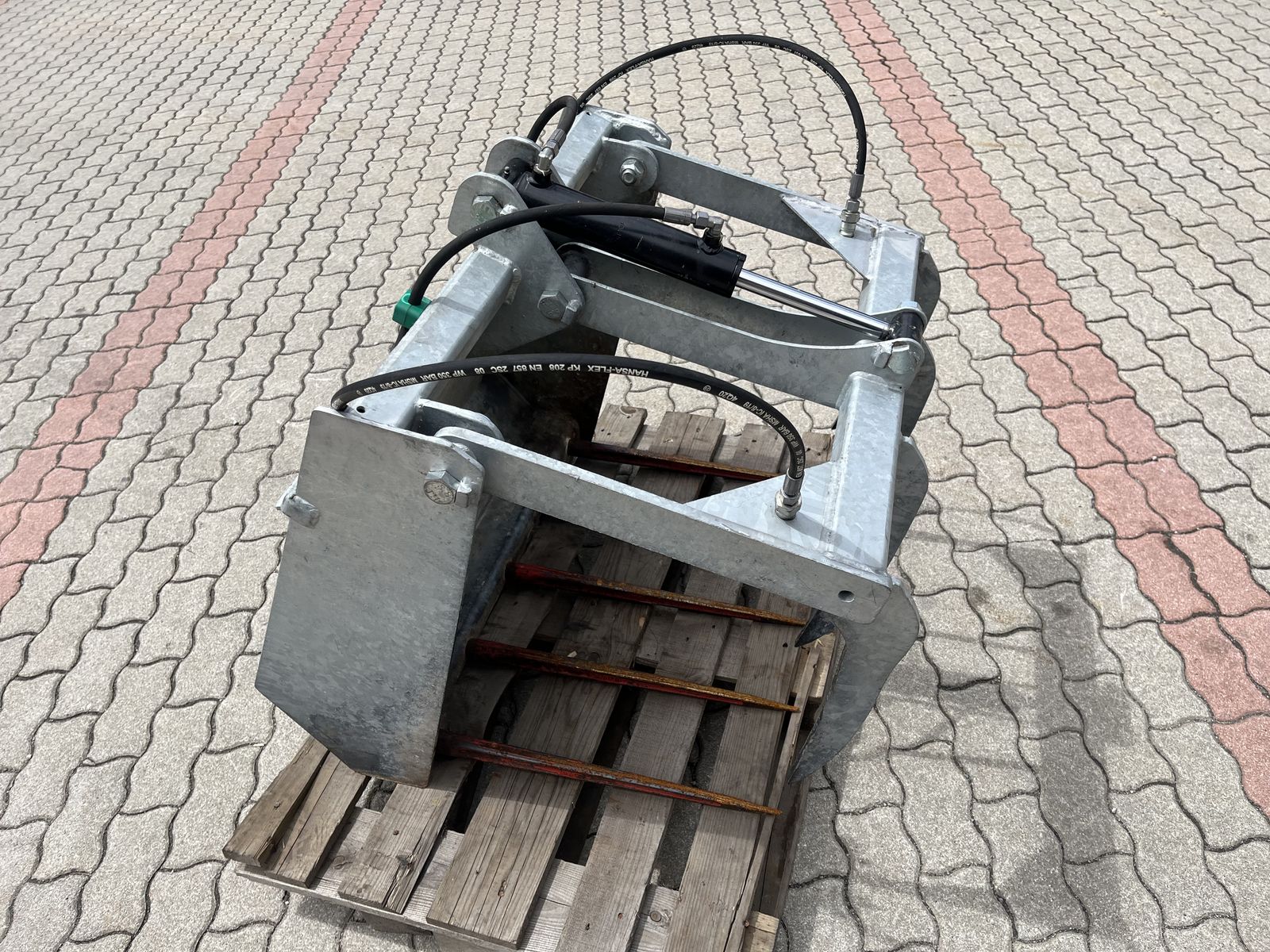 Krokozange 85cm verzinkt zu Fuchs Lader 2