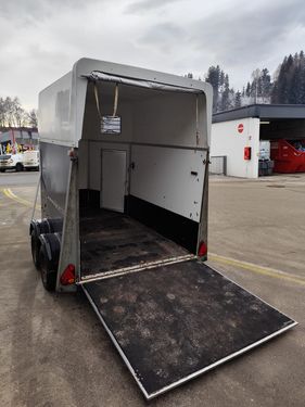 Blomert Pferdeanhänger / Tiertransportanhänger