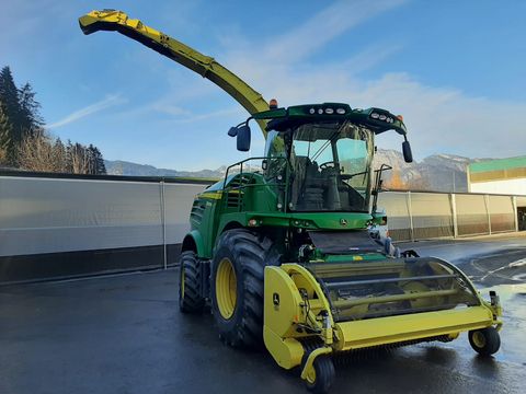 John Deere 8400