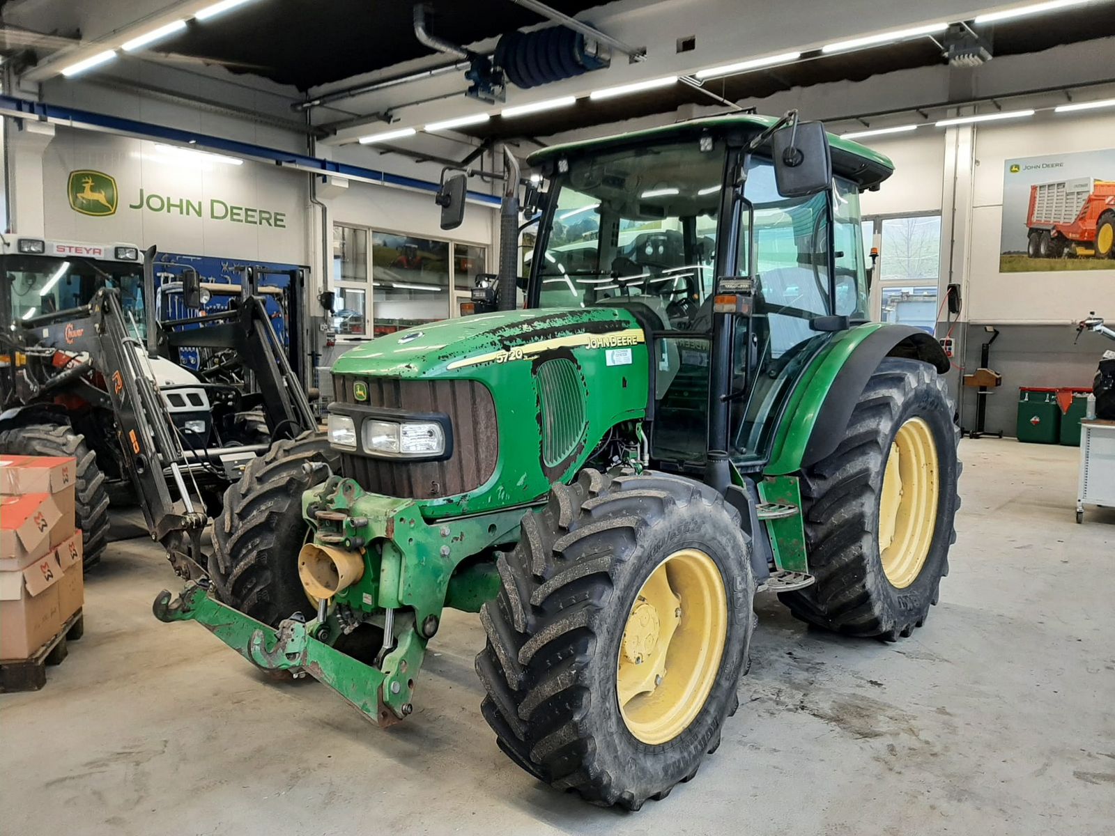 John Deere 5720 SE 1