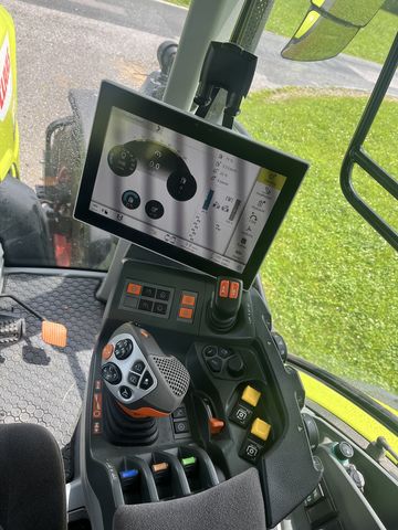 Claas Arion 550 CEBIS CMATIC
