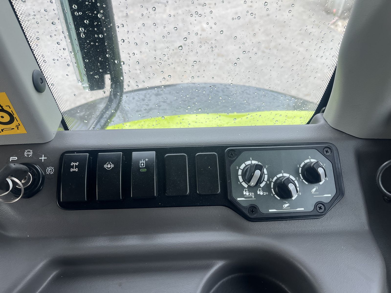 Claas Axos 3.105 Comfort 1