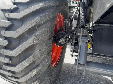 Claas VARIANT 585 RC