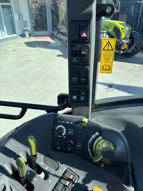 Claas Arion 420