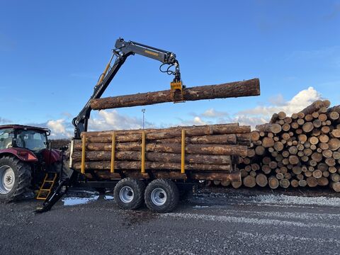 Country Rückewagen 90 D mit Kran 850 Pro