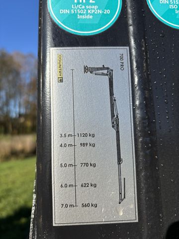 Country Country 110D mit Kran 700 Pro