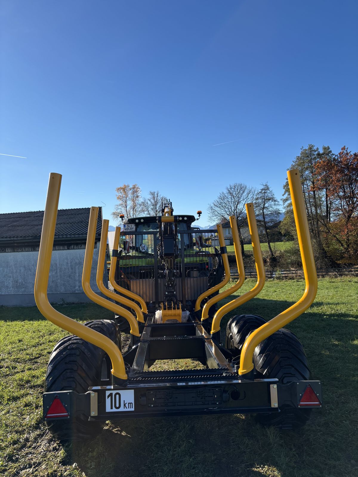 Country Country 110D mit Kran 700 Pro 3