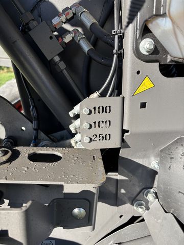 Claas Claas Variant 585 RC