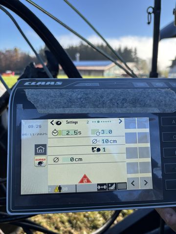 Claas Claas Variant 585 RC