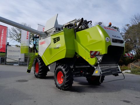 Claas Tucano 320