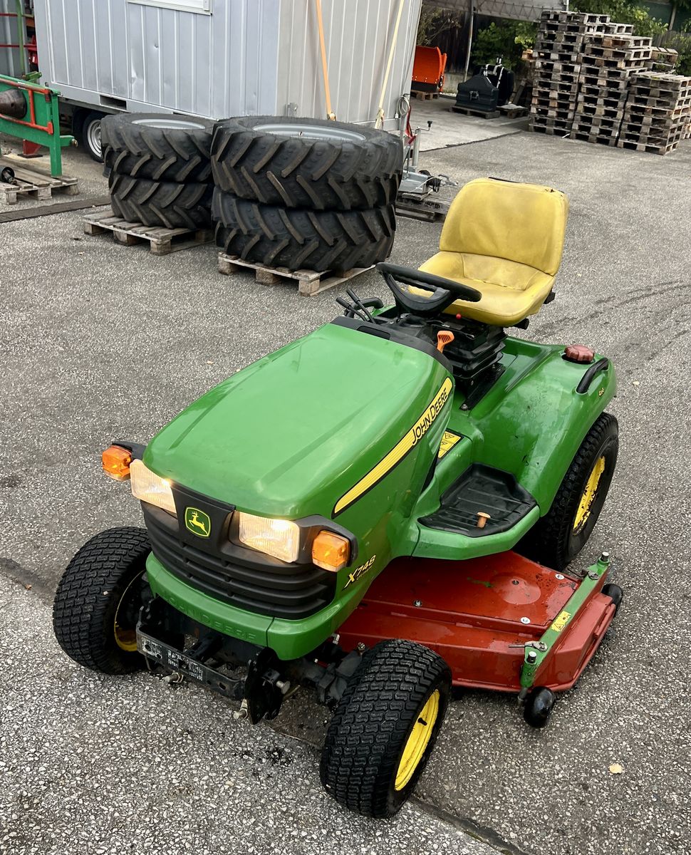 John Deere X748 3