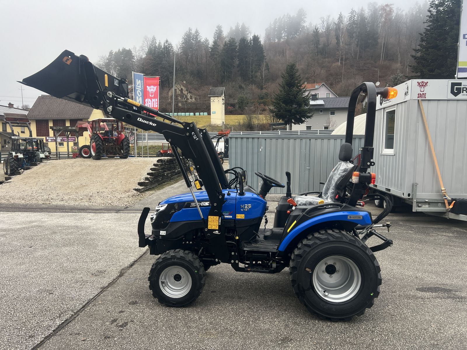 Solis 26 HST mit GT Paket und Frontlader 3