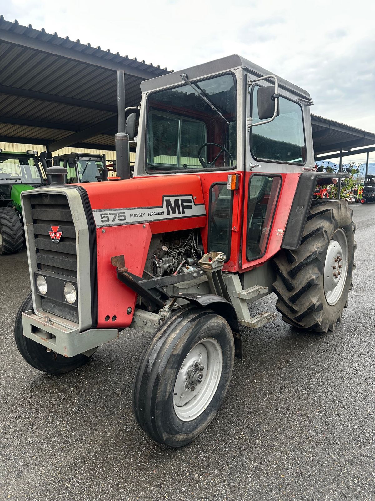 Massey Ferguson 575 1