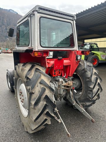 Massey Ferguson 575