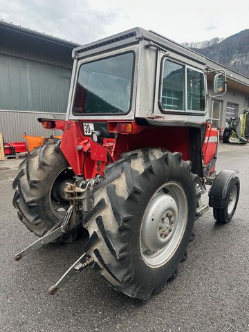 Massey Ferguson 575