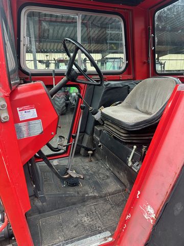 Massey Ferguson 575