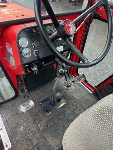 Massey Ferguson 575
