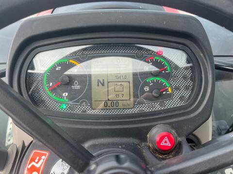 Case IH Farmall C85 Neue Reifen