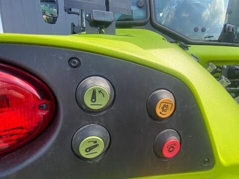 Claas Arion 420