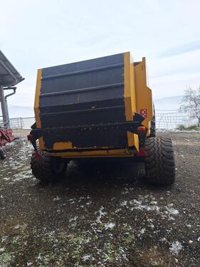 New Holland BR 6090 CropCutter