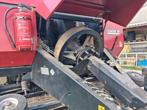Case IH LBX 422