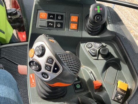 CLAAS Axion 920 C-MATIC