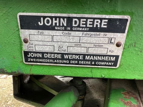 John Deere 830