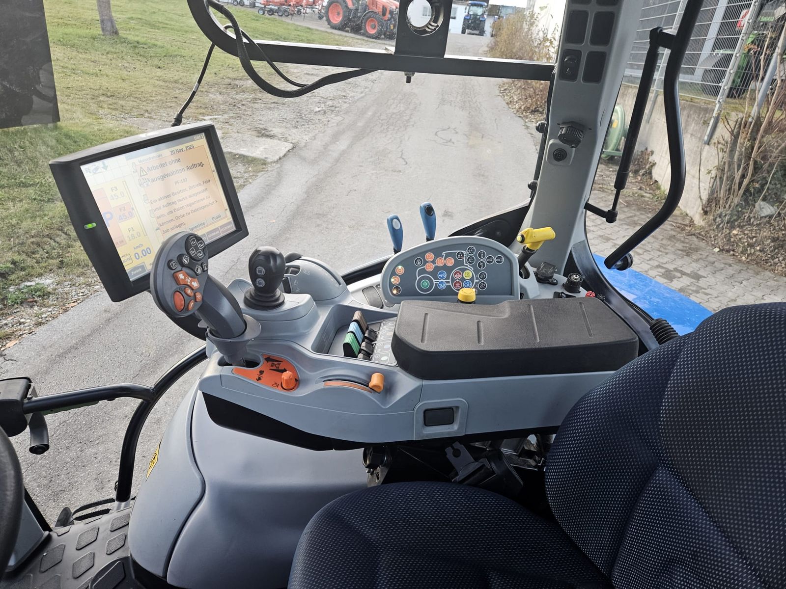 New Holland T5.120 Auto Command (Stage V) 2