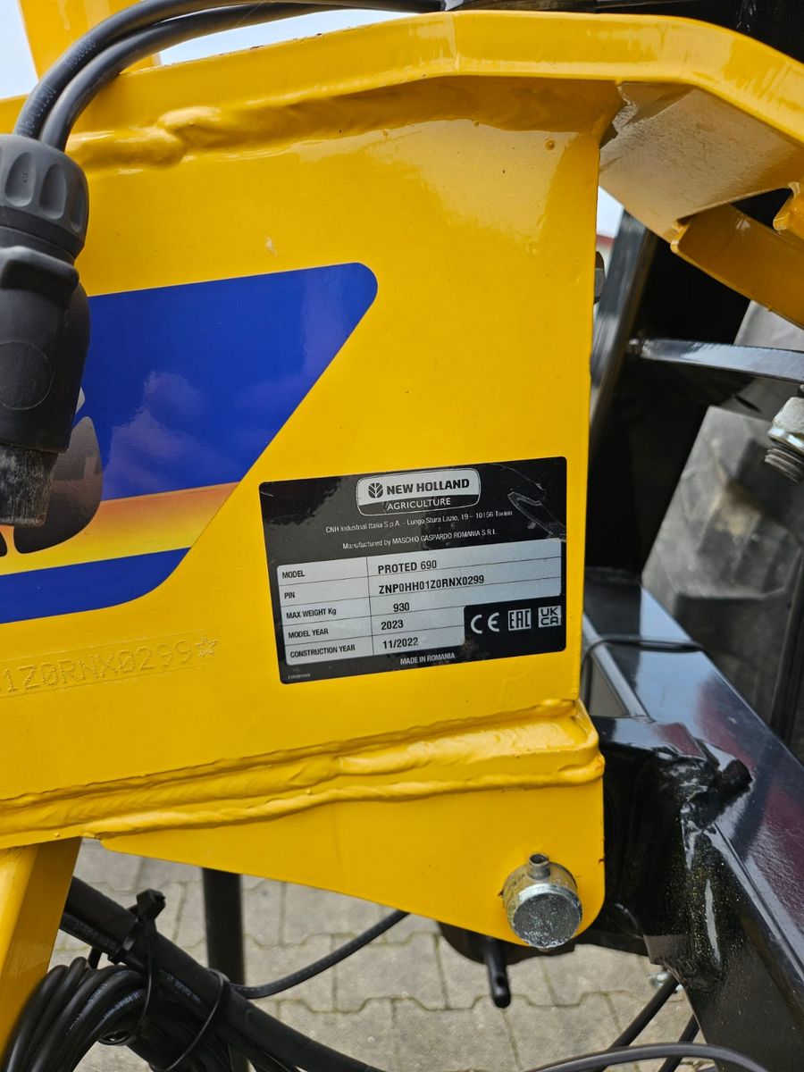 New Holland Proted 690 3