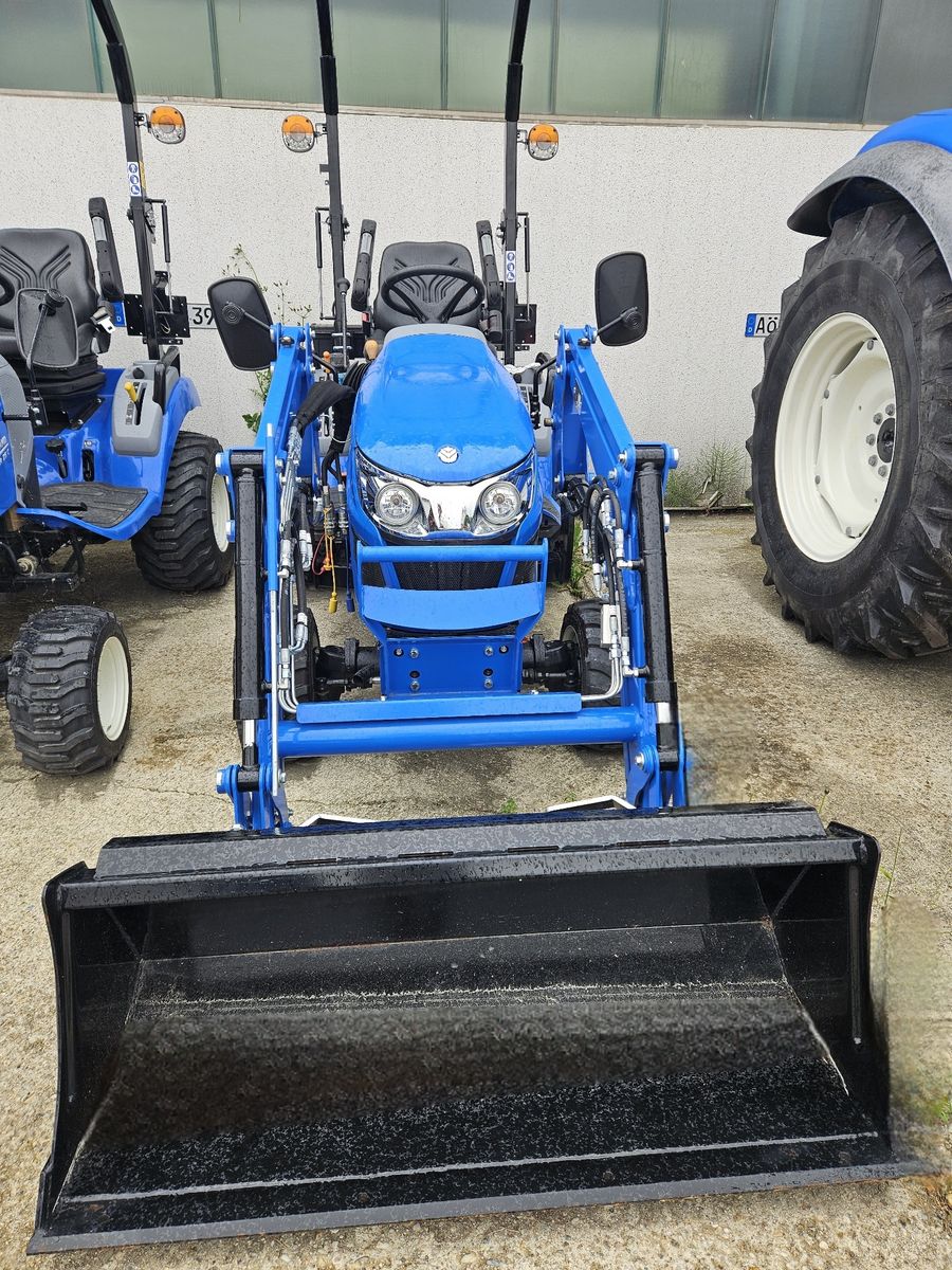 New Holland Boomer 25 C 2