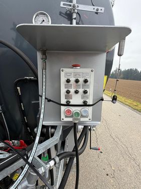 3713-92ee7445e902d8c1274cbe8991ca1aa6-6929805